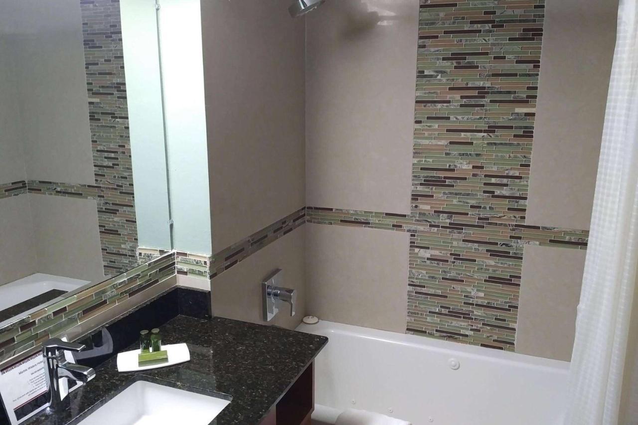 Marble Waters Hotel & Suites, Trademark By Wyndham (Adults Only) Jacksonville Esterno foto
